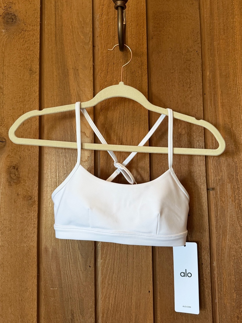 ALO Yoga White Airlift Intrigue Bra